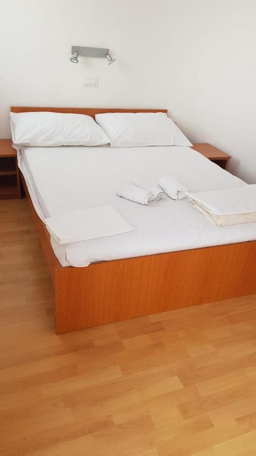 Apartmani Babic Дуги-Рат Экстерьер фото